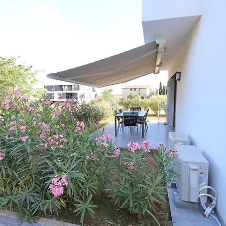 - Dani Apartment *